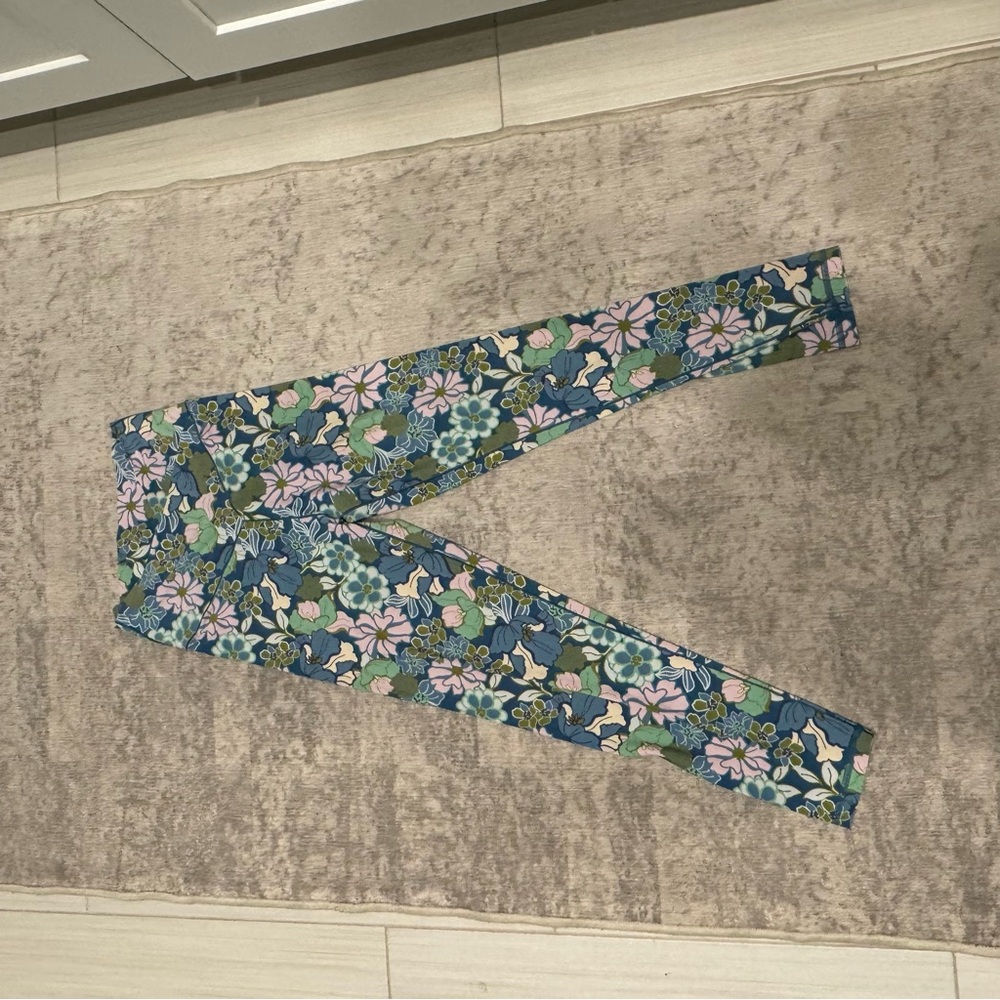 Aerie floral buttery soft leggings size: Large